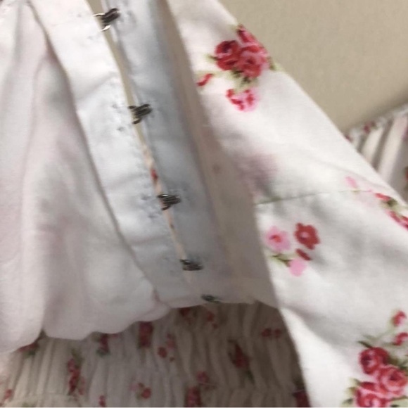 Summer Top | Floral - Picture 2 of 4